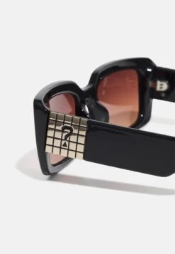 Guess Sunglasses - Schwarz -Guess Clothing Sale 002a3d9c1020429d82825396b79e03fa