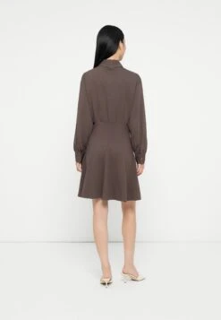 LEDA FLARED DRESS - Shirt Dress - Chocolate Brownie -Guess Clothing Sale 008e26b23cb2433aa3ea2eecc1c9c04b