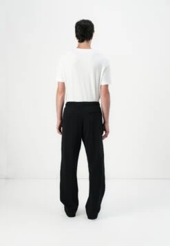 JOGGER SCRIPT - Tracksuit Bottoms - Jet Black -Guess Clothing Sale 026eb7f9d72a49d8bfbcb2072d426bb0