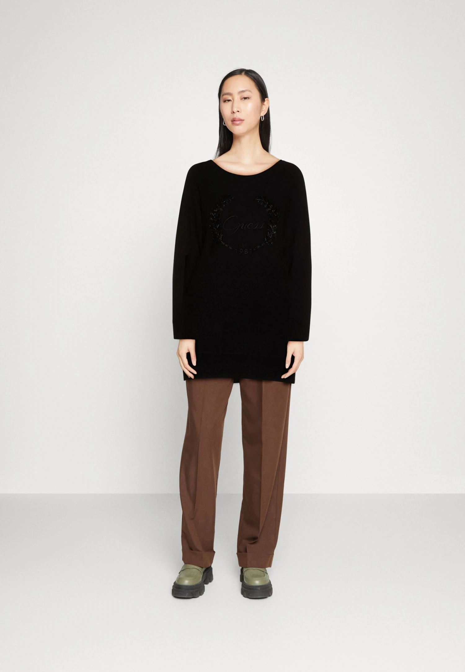 Guess Marion Batsleeve Logo - Jumper - Jet Black 2 Guess Marion Batsleeve Logo - Jumper - Jet Black - Image 2