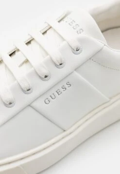 Guess New Vice - Trainers - Whisper White -Guess Clothing Sale 03d8a8fffd864066865632f20bc3f6e0