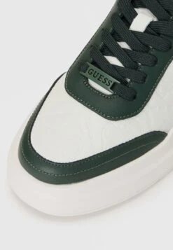 Guess ELBANO - Trainers - White/green -Guess Clothing Sale 05e4f3a6a8304ba291e83d748a709af7