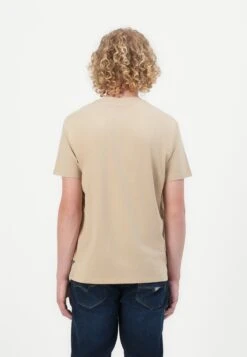 Guess EMBOSSED LOGO TEE - Print T-shirt - Beige/blanco -Guess Clothing Sale 05f1b2c831954c14aae7e3ee1d0b315b