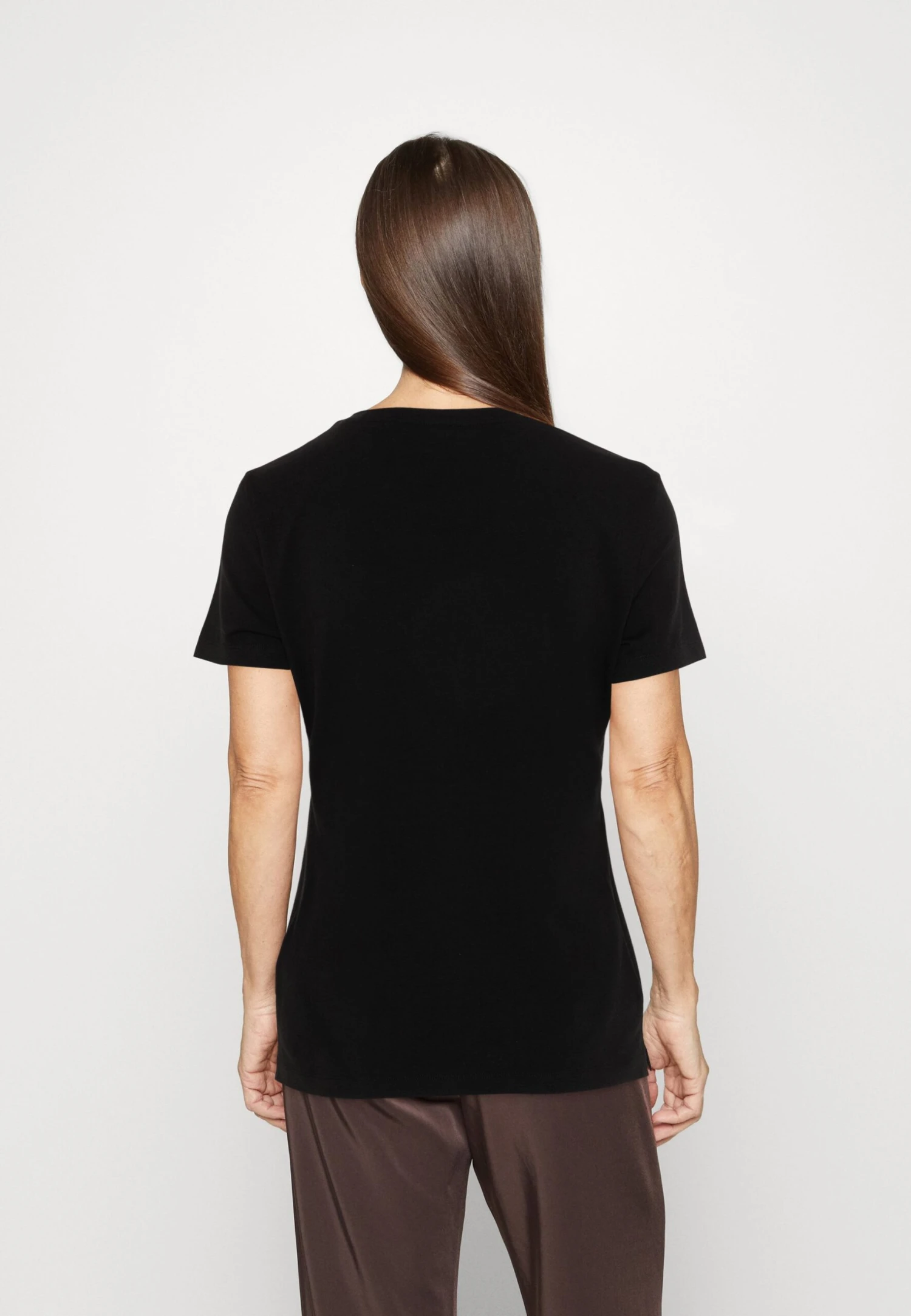 Guess Triangle Tee - Print T-Shirt 3 Guess Triangle Tee - Print T-Shirt - Image 3