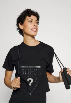 Guess ADELE CROP - Print T-shirt - Jet Black -Guess Clothing Sale 07ffefb5e6634d69bcbc3b85f3955c73