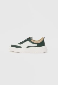 Guess ELBANO - Trainers - White/green