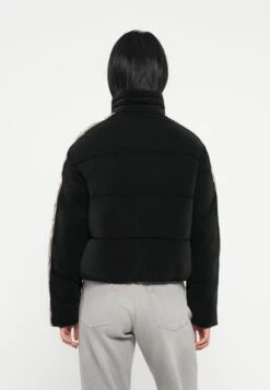 Guess NEW PUFFER JACKET - Winter Jacket - Schwarz -Guess Clothing Sale 0efe503bb9344781bc996e79ec9ebb6d