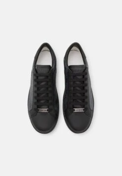 Guess Udine - Trainers - Black Coal -Guess Clothing Sale 0f05d7f5047542cfb3e49912bb68c93b