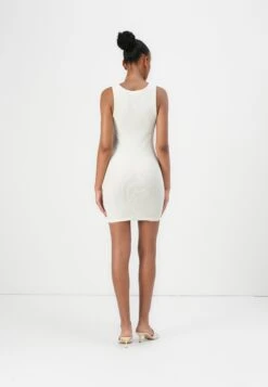 TANK SLIM EMBRO - Shift Dress - Creme -Guess Clothing Sale 0faa1e5bc6554711b8fdc41e0cbe6e90