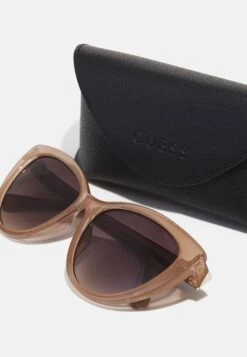 Guess - Sunglasses - Shiny Beige 8 Guess - Sunglasses - Shiny Beige -Guess Clothing Sale 11222a5c93834b8c8f9f099f4616a52e
