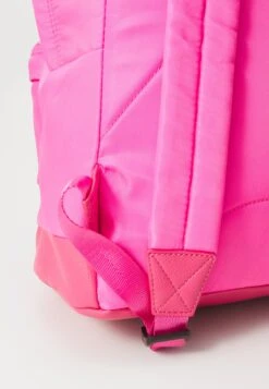 Guess CORE UNISEX - Rucksack - Jelly Pink -Guess Clothing Sale 1289219b2f02469d9dcb74850cc88123