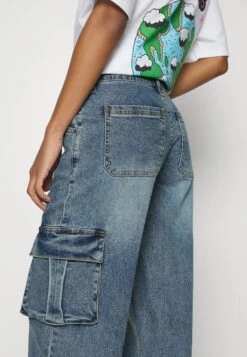 Kit Pant - Straight Leg Jeans - Go Donna Medium Wash -Guess Clothing Sale 17a7668887c344cf9bf4f3932657eccd