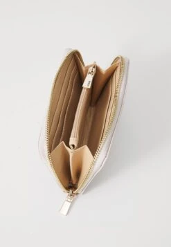 Guess LAUREL ZIP AROUND - Wallet - Ivory -Guess Clothing Sale 198874266497405eab80ea77d47c04b0