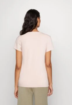 Guess Triangle Flowers - Print T-Shirt -Guess Clothing Sale 19ea14b5aeff4b1ba66abb230be71d84