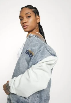 Jacket - Denim Jacket -Guess Clothing Sale 1b5f755fe3bf4035907abbb586582ee2