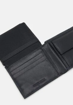 Guess Vezzola Smart Blfold W Sf W Cp - Wallet - Black -Guess Clothing Sale 1d0ed18eee444823933f1a7563de5aa6