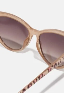 Guess - Sunglasses - Shiny Beige 7 Guess - Sunglasses - Shiny Beige -Guess Clothing Sale 1deeba2ff53742fb9a144d0a81f03a21