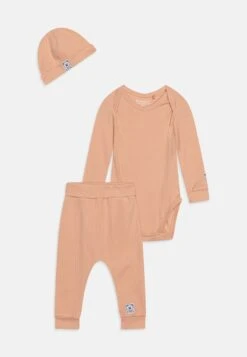 Guess Beanie Hat Pants Unisex Set - Baby Gifts - Bronze Skin