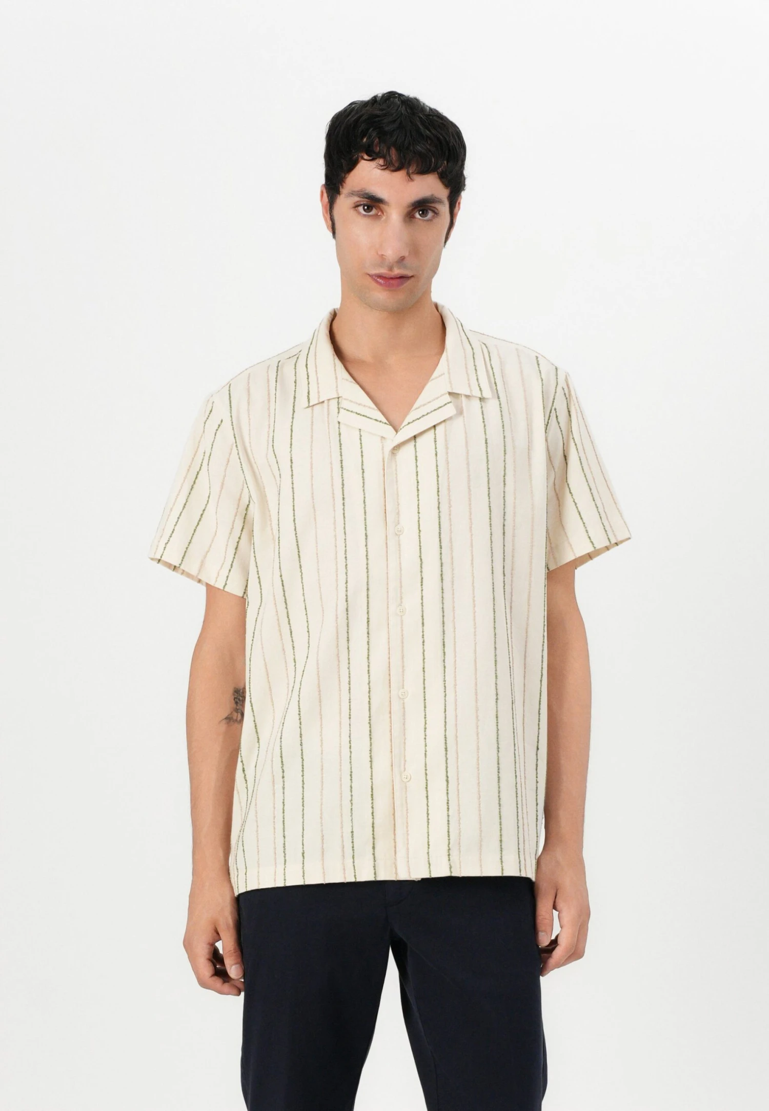 Guess COOPER STRIPE - Shirt - Pearl White 1 Guess COOPER STRIPE - Shirt - Pearl White