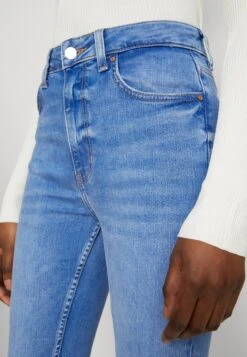 Guess Super High - Jeans Skinny Fit -Guess Clothing Sale 25f3d8ea085b4b5fa23872005d5083f6