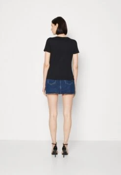 Guess Icon Tee - Print T-Shirt - Jet Black 8 Guess Icon Tee - Print T-Shirt - Jet Black -Guess Clothing Sale 2643b53b2bbc471a8f520277885d8cd2