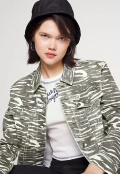 Go Zebra Jacket - Denim Jacket - Jet Black Multi -Guess Clothing Sale 264b57a3ebe347069ad9ee551f01d46a