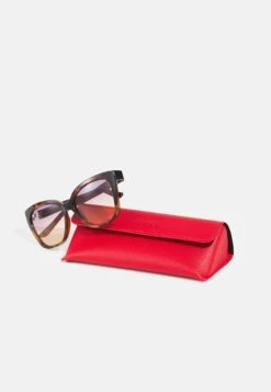 Guess Sunglasses - Blonde Havana/Gradient -Guess Clothing Sale 2794a1af44c74df89f7aace4f512372b