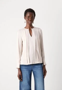 ANITA BLOUSE - Blouse - Dreamy Moon 10 ANITA BLOUSE - Blouse - Dreamy Moon -Guess Clothing Sale 2c363ffef8764712bfa80292fd6634bb