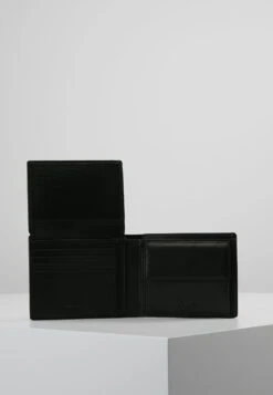 Guess New Boston Billfold - Wallet - Black -Guess Clothing Sale 30011f84570d485f8c724f332d0efcf1