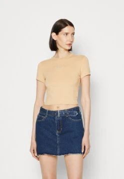 Graphic Baby Tee - Basic T-Shirt