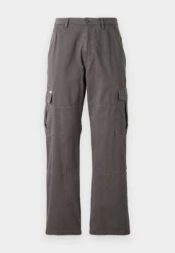 MENS CARGO - Cargo Trousers - Artillery Grey -Guess Clothing Sale 329ee6ef54ea4de287b1e7eb76fc0080 1