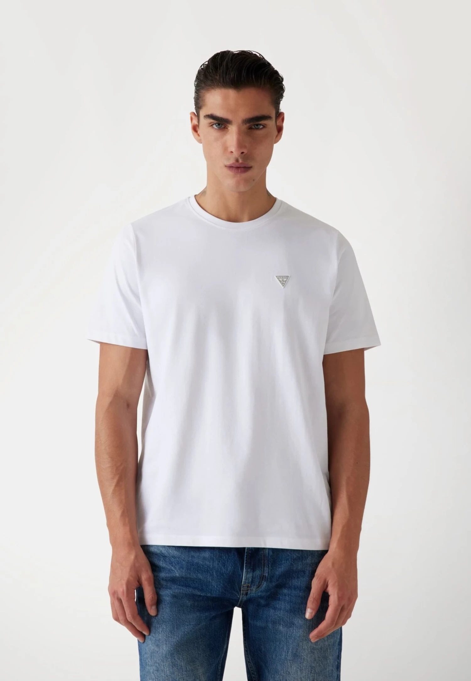 Guess SS CN PATCH - Basic T-shirt - Weiß 1 Guess SS CN PATCH - Basic T-shirt - Weiß