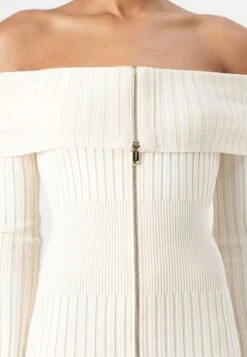Guess KATHRYN ZIPPED - Jumper Dress - Cream White Vanise -Guess Clothing Sale 36d1bfa15c044b7f9468c79adca1fae5