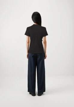 Guess MOCK NECK ALL OVER 4G - Print T-shirt - Black -Guess Clothing Sale 376b88462f6445019798dcce8b964e2a