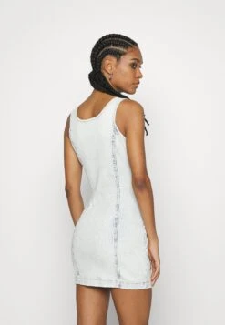 Go Angelia Half Zip Dress - Denim Dress - Light Snow Wash -Guess Clothing Sale 376febf4976449a6a70b82128bfb19a8