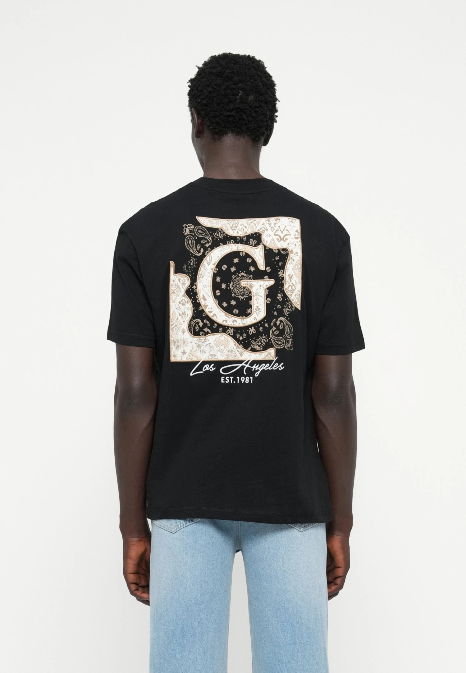 Guess CN SS BACK PAISLEY TEE - Print T-shirt - Jet Black 1 Guess CN SS BACK PAISLEY TEE - Print T-shirt - Jet Black