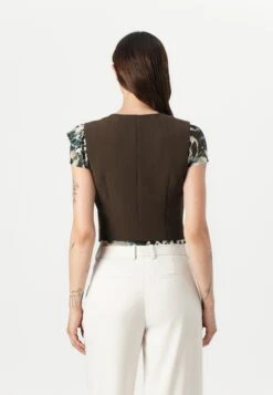 Guess THEOLINE PERFECT VEST - Waistcoat - Espresso Brown -Guess Clothing Sale 39d1479cb86d4dac8e2d098279d50c79