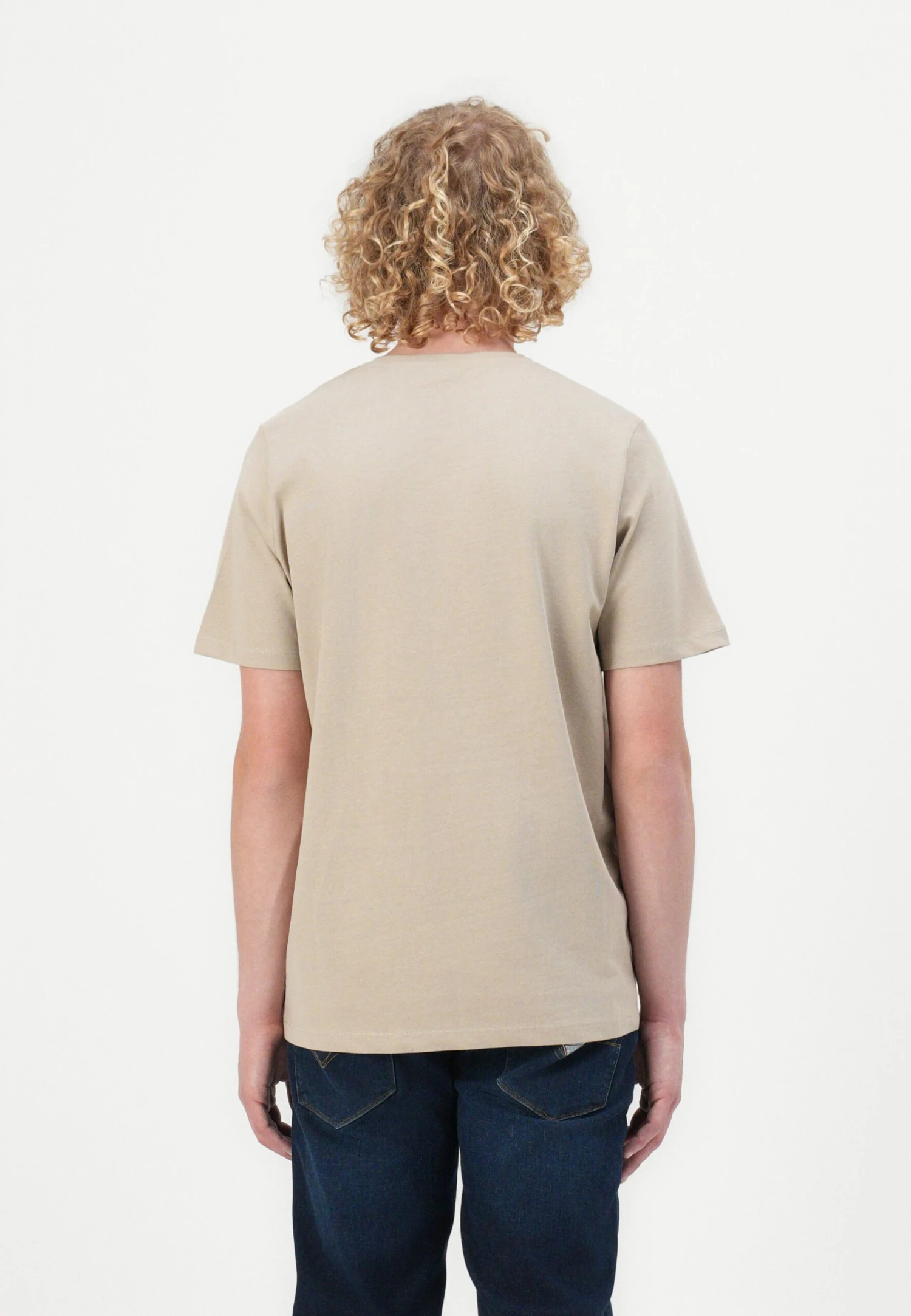 Guess SS CN PATCH - Basic T-shirt - Pasadena Stone 3 Guess SS CN PATCH - Basic T-shirt - Pasadena Stone - Image 3