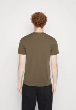 Guess Core Tee - Basic T-Shirt - Desert Green -Guess Clothing Sale 3bdf00fa5a8244e596795017ef6d9aeb