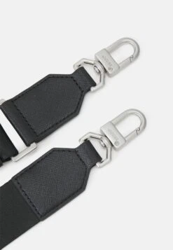 Guess Crtsa Sfno Unisex - Across Body Bag - Black -Guess Clothing Sale 3cdce08728a44123a151ebf5d62cedf5