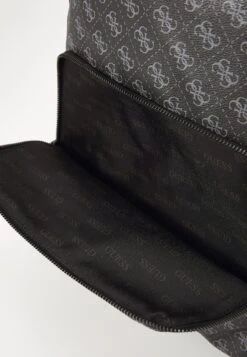 Guess MILANO COMPACT BACKPACK - Rucksack - Dark Black -Guess Clothing Sale 3d7f01206abc41ebb372bd1f353aab98