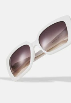 Guess Sunglasses - White/Gradient Violet -Guess Clothing Sale 3d84de2677ea45248da49e6fc5b171ea