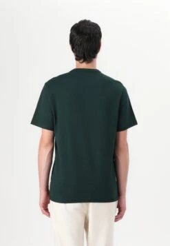 Guess Print T-shirt - Alpine Grove -Guess Clothing Sale 3e67639d9f9c4e54ae44bcbb01ba877f