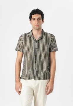 Guess WYATT STRIPE RESORT SHIRT - Shirt - Olive Morning