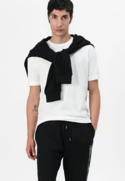 JOGGER SCRIPT - Tracksuit Bottoms - Jet Black -Guess Clothing Sale 4006f0504eb94b2f81a31fc78e5edcee