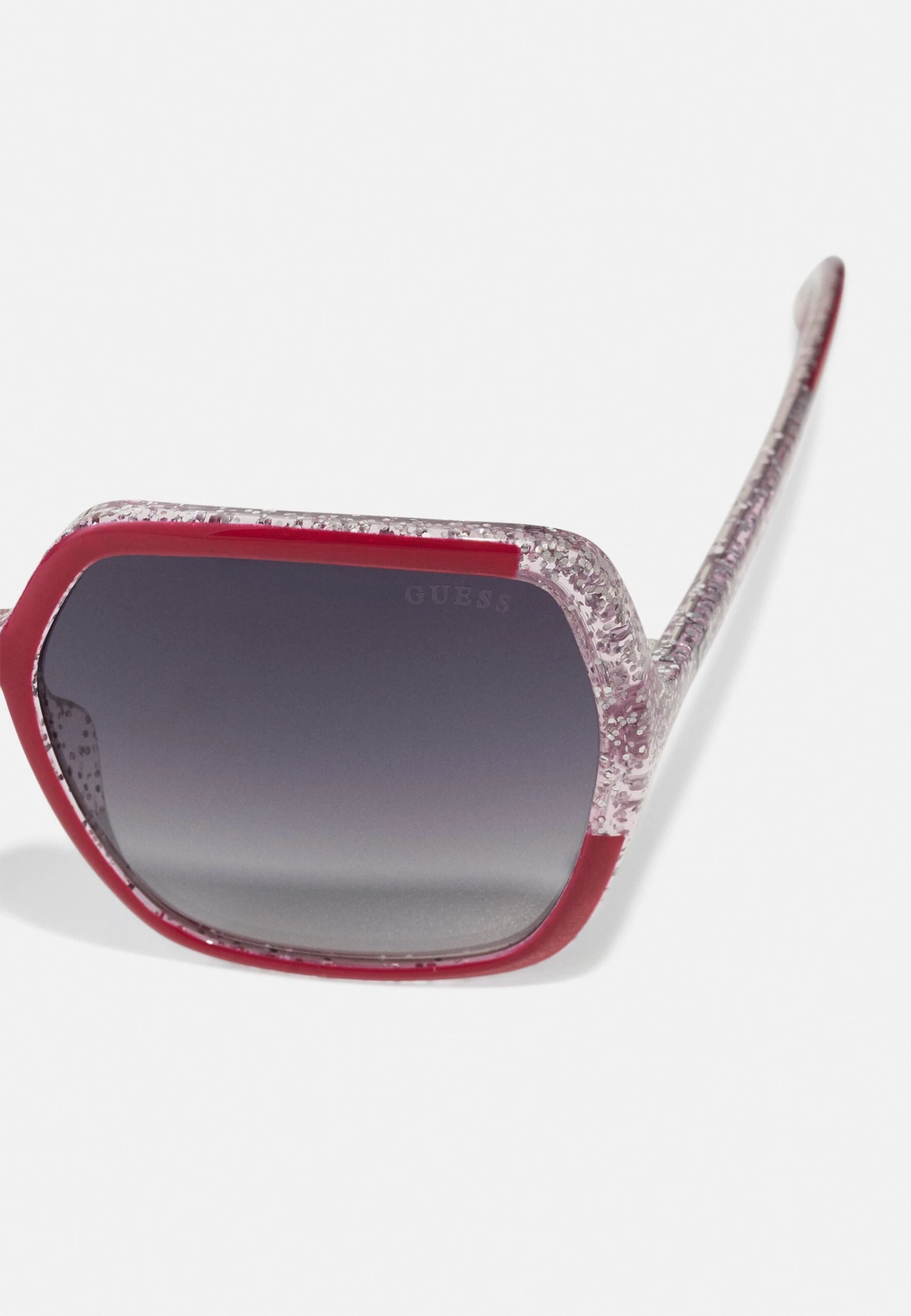 Guess Sunglasses - Shiny Fuxia/Gradient Smoke 4 Guess Sunglasses - Shiny Fuxia/Gradient Smoke - Image 4