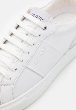 Guess Todi- Trainers - Off White -Guess Clothing Sale 40365c8356ce420ca740aabf03afd962