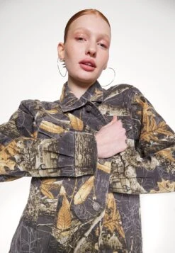 Realtree Trucker Jacket - Denim Jacket - Washed Out Black Multi -Guess Clothing Sale 40fb348590bc4b27994fb91a1215cb6a