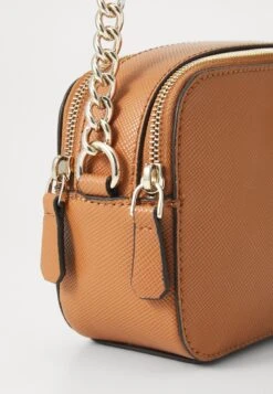Guess NOELLE II - Cross Body Bag - Light Cognac -Guess Clothing Sale 44364cb9c09a49b3accf328d9635d3ae