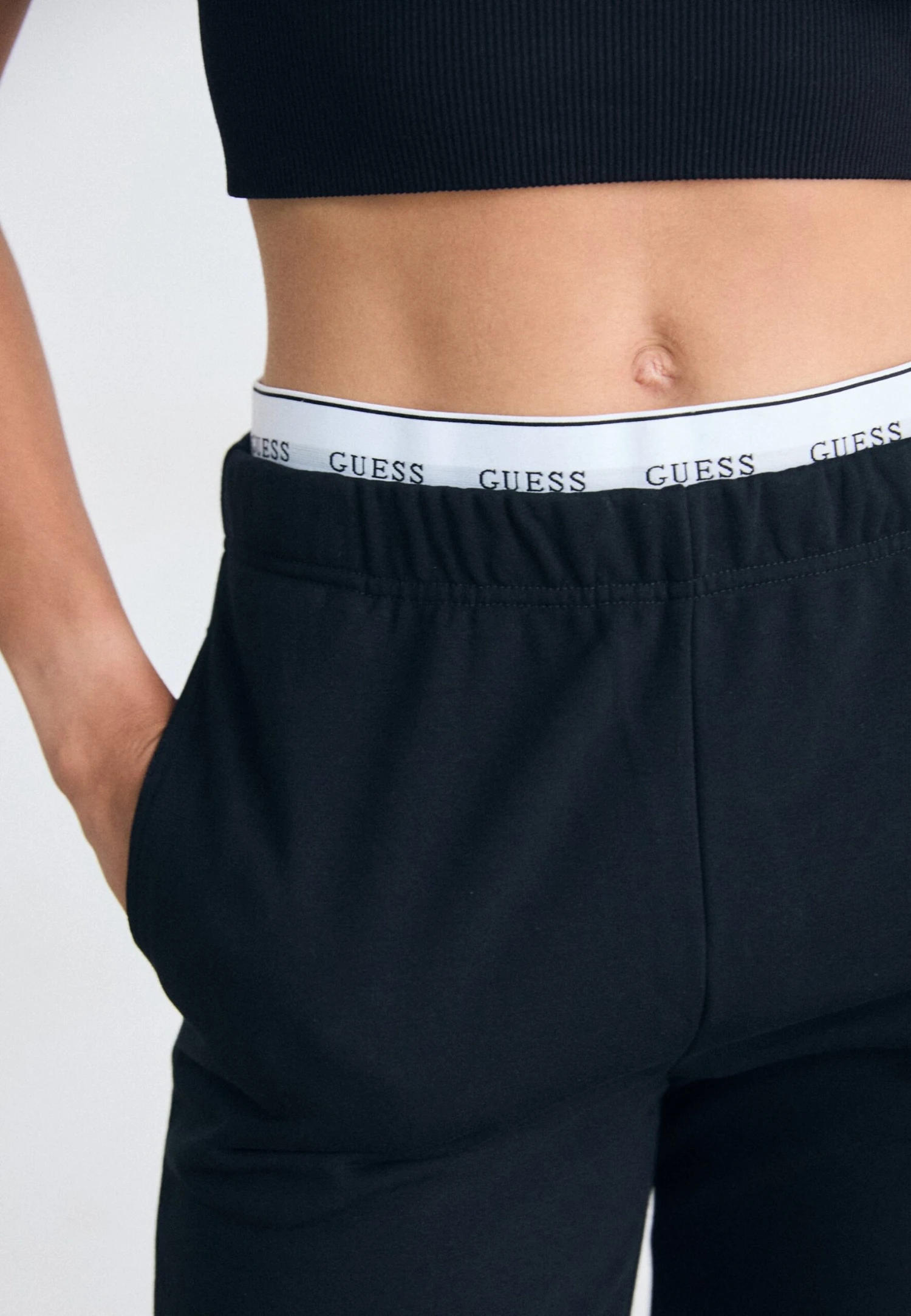 Guess SOFIA CUFFED PANT - Pyjama Bottoms - Jet Black 6 Guess SOFIA CUFFED PANT - Pyjama Bottoms - Jet Black - Image 6